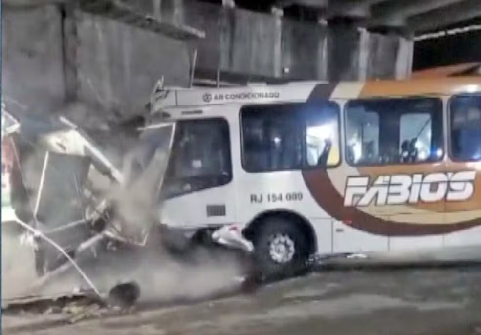 Ônibus desgovernado feridos Rio