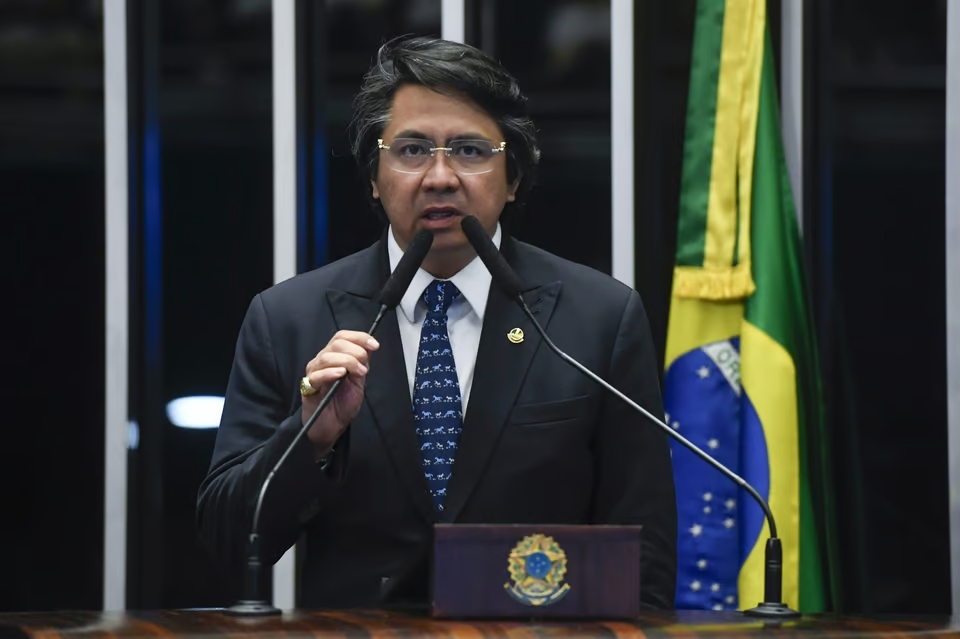 PGR senador posto de gasolina