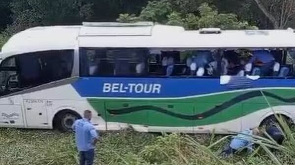 Acidente ônibus feridos Rio-Santos
