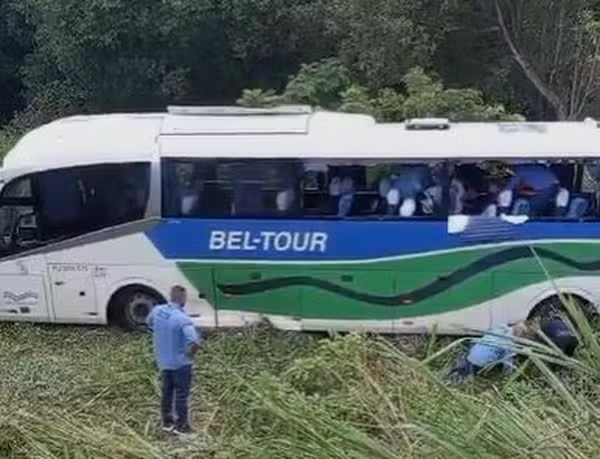 Acidente ônibus feridos Rio-Santos