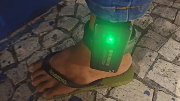 Criminoso tornozeleira eletrônica preso Salvador
