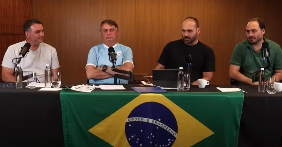 PF Carlos Angra Bolsonaro live