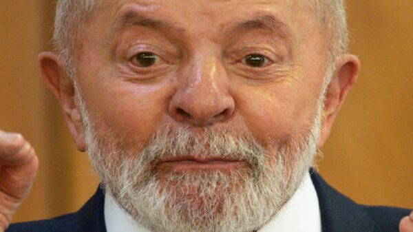 Lula gastos governo arrecadação