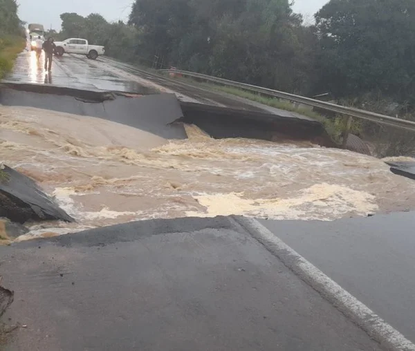 Chuvas no Rio Grande do Sul deixam 2 mortes e mais de 200 pessoas saem de suas casas