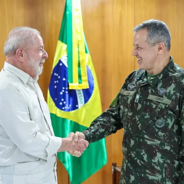 comandante do Exército brasileiro, general Tomás Paiva