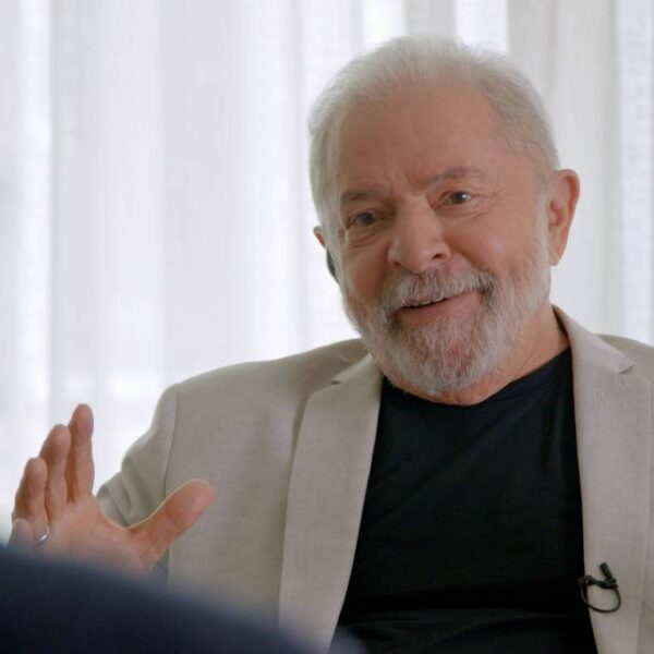 Documentário 'Lula', de Oliver Stone, estreia em Cannes