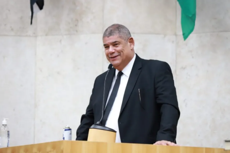 Presidente da Câmara de SP defende salário de R$ 26 mil e vale-refeição ...