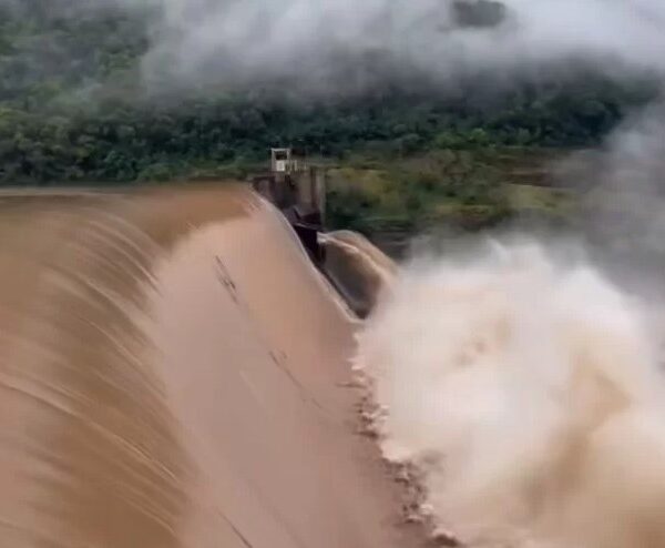 Barragem de 14 de Julho rompe no Rio Grande do Sul