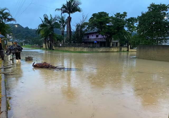 Chuvas Intensas Causam Enchentes e Desabrigam Famílias em Santa Catarina -  Gazeta Brasil