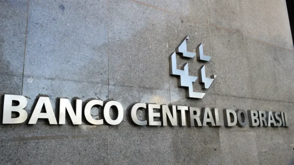 Relator entrega parecer da PEC que dá autonomia orçamentária e financeira ao Banco Central