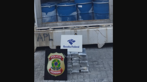 Polícia Federal apreende tabletes de cocaína no Porto de Santos (SP)