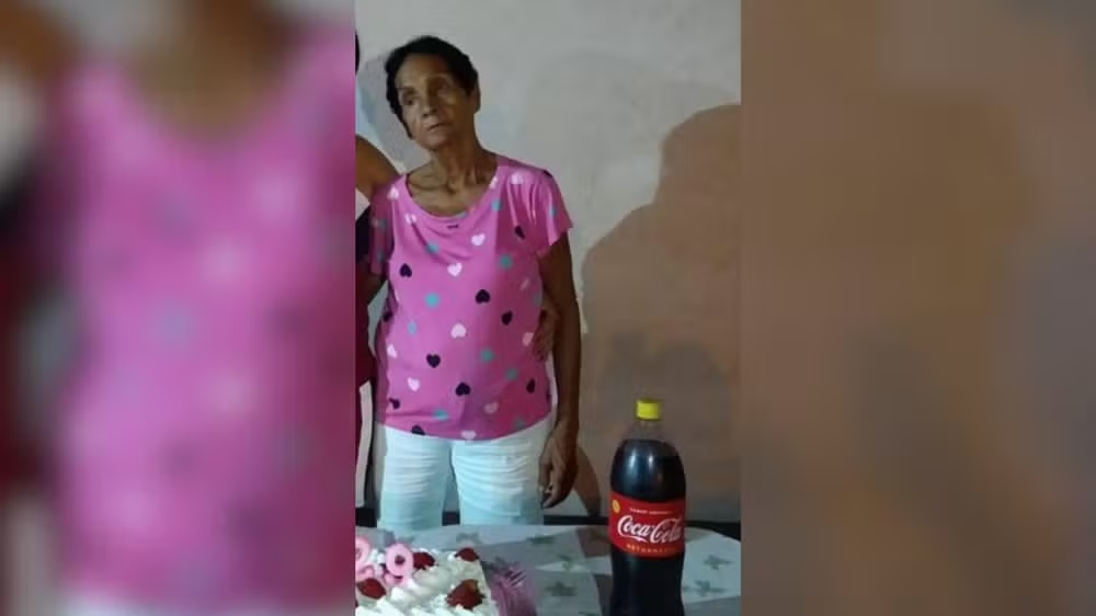 Idosa de 83 anos morre após ter o pescoço mordido por pitbull da família em SP