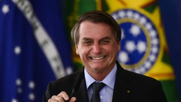 Bolsonaro: 'Não se preocupem comigo. Escolhi esse caminho e sou feliz'
