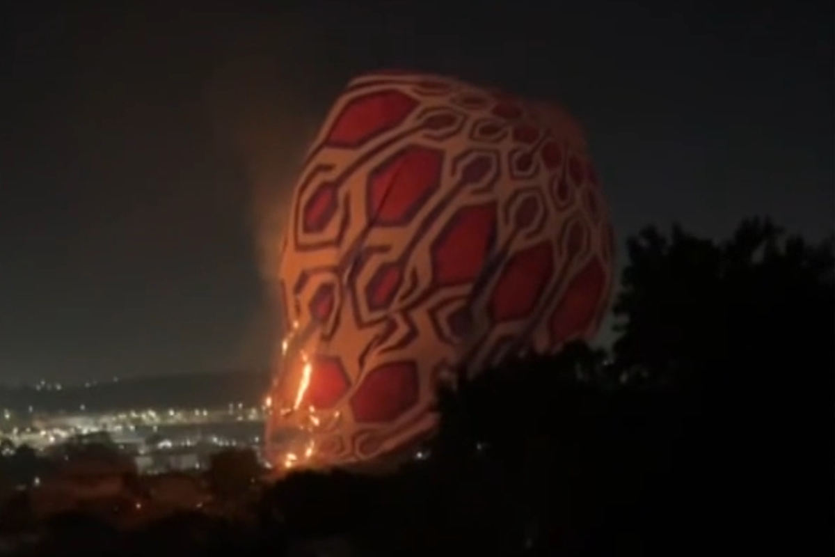 SP: Balão cai e pega fogo dentro do Parque Ibirapuera
