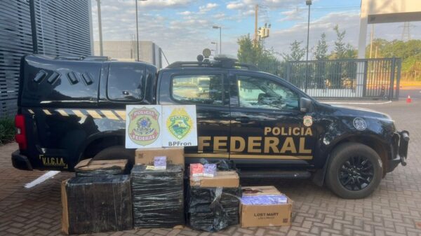 PF e BPFRON apreendem no PR 5.000 cigarros eletrônicos e 100 celulares contrabandeados do Paraguai