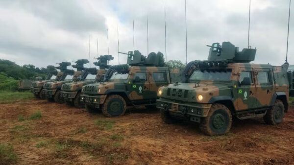 Exército brasileiro anuncia compra de 420 blindados por R$ 1,4 bilhão