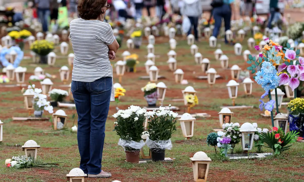 Serviços funerários podem aumentar 206% com reforma tributária de Lula