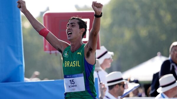 Caio Bonfim fatura prata inédita para o Brasil na marcha atlética