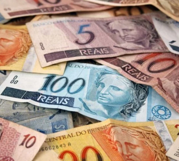 dinheiro em reais