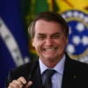 Bolsonaro diz que doará joia para Santa Casa de Juiz de Fora caso TCU devolva itens que recebeu de presente