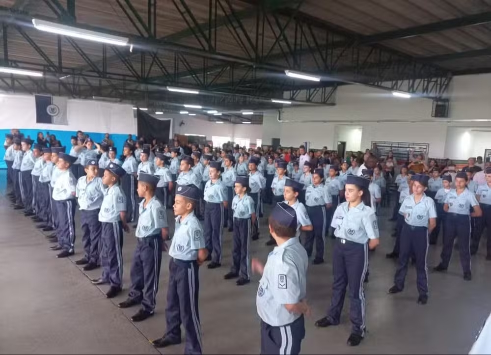 Desembargador do TJ-SP derruba monocraticamente programa de escolas cívico-militares de Tarcísio