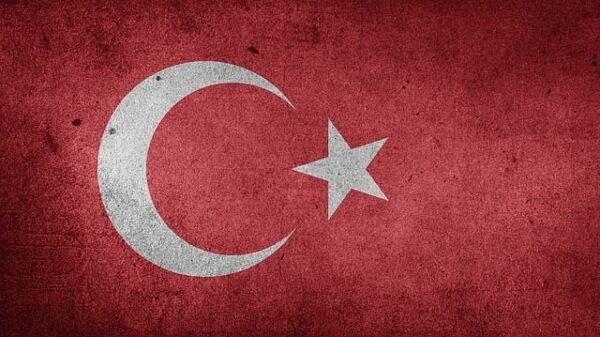 Turquia prende 99 pessoas por supostas ligações com o Estado Islâmico