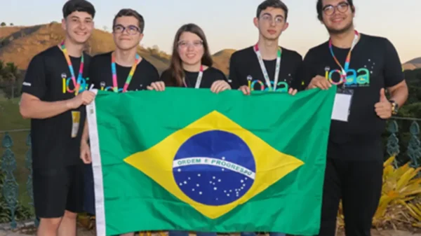 Brasileiros são medalhistas em olimpíada internacional de astronomia