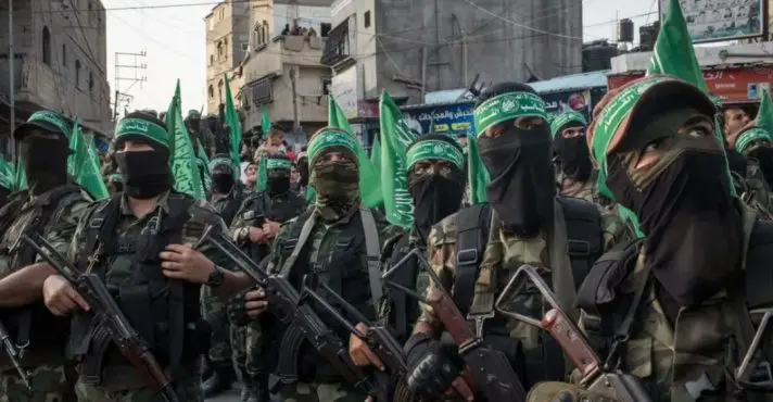 Hamas mantém 64 reféns vivos na Faixa de Gaza