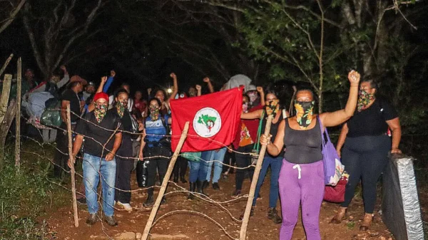 Com aval de Lula, Exército brasileiro vai prestar continência ao MST durante desfile cívico do 7 de Setembro