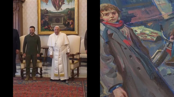 Zelensky presenteia Papa Francisco com pintura sobre massacre de Bucha