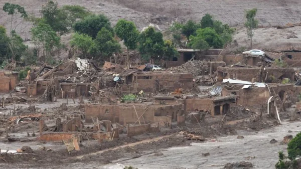 Barragem de Mariana (MG): mineradoras e governos firmam novo acordo de R$ 170 bilhões para reparar danos