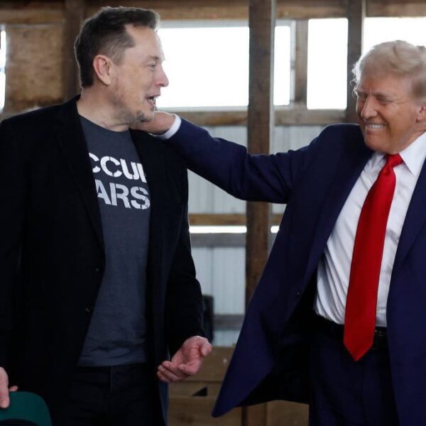 Elon Musk promete sortear US$ 1 milhão por dia entre americanos que declararem apoio a Trump