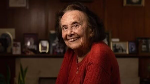 Morre, aos 100 anos, Lily Ebert, escritora e sobrevivente do Holocausto