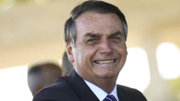 Bolsonaro: 'O PT morreu e a vitória foi do povo conservador, da direita, do povo de bem'