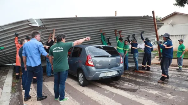 Temporais causam estragos no Sul do Brasil e deixam milhares sem energia