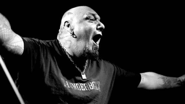 Ex-vocalista do Iron Maiden, Paul Di’Anno morre aos 66 anos