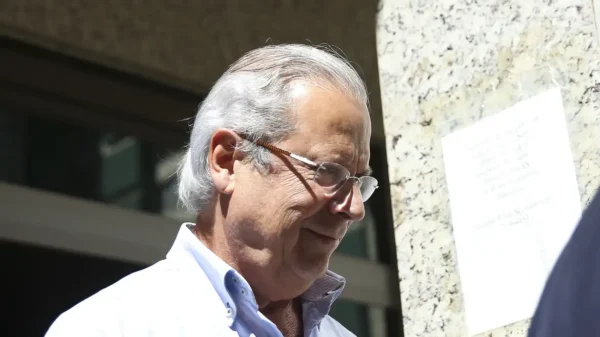 O novo "ficha limpa": Decisão de Gilmar devolve direitos políticos de José Dirceu e petista poderá se candidatar em 2026