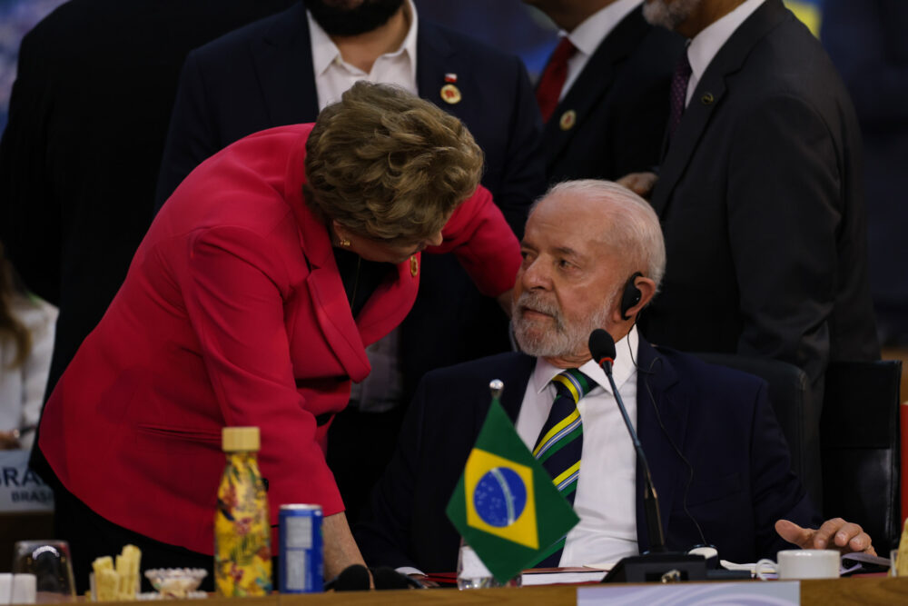 Lula diz que 'acabou com a fome' no Brasil em 2014 e que encontrou o país com "33 milhões de pessoas famintas" após retornar à Presidência em 2023; assista