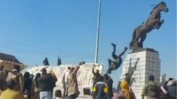 estátua de Bassel al-Assad