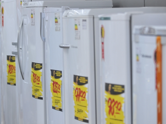 Enel muda voltagem de prédio em SP e moradores perdem eletrodomésticos