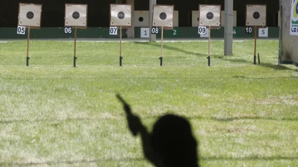 Lula não recua e decide manter restrições a clubes de tiro perto de escolas