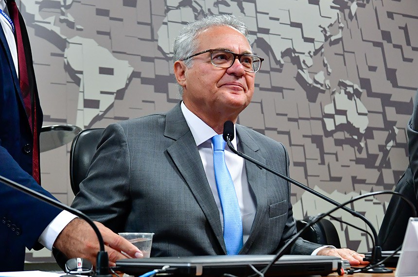 Caso Postalis: Flávio Dino arquiva inquérito de 7 anos contra Renan Calheiros sobre suposto desvio em fundo de pensão