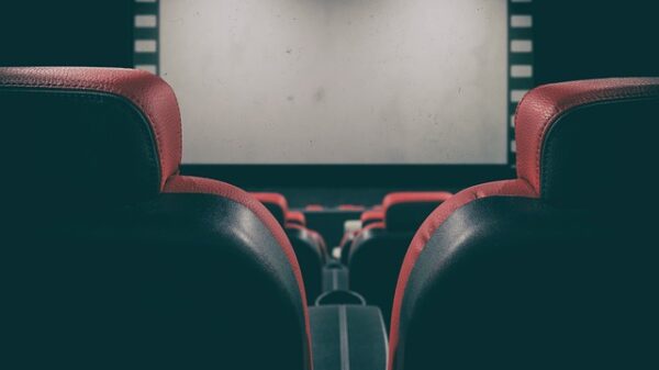 Cinema nudista estreia na Espanha com sucesso de público e apenas três regras