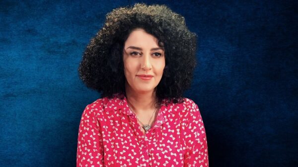 Irã liberta ganhadora do Nobel da Paz presa havia quase 3 anos