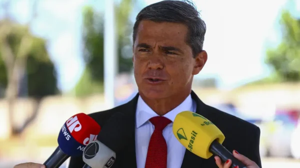 Alexandre de Moraes mantém prisão de general investigado no inquérito do golpe