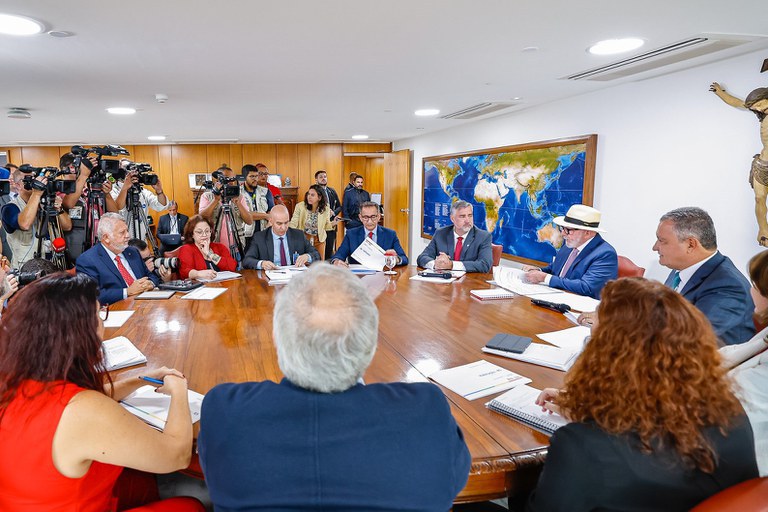 Lula faz reunião sobre andamento de projetos de reconstrução do Rio Grande do Sul