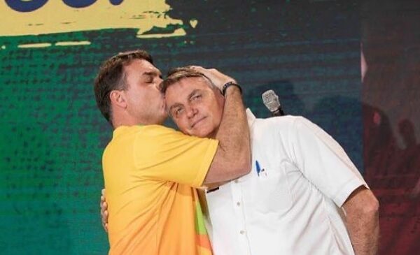 bolsonaro e flávio