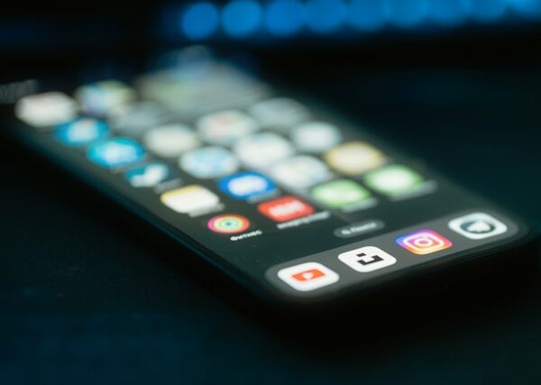 celular redes sociais