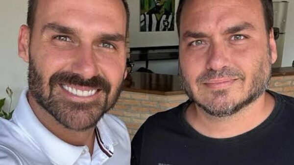 Eduardo e carlos bolsonaro