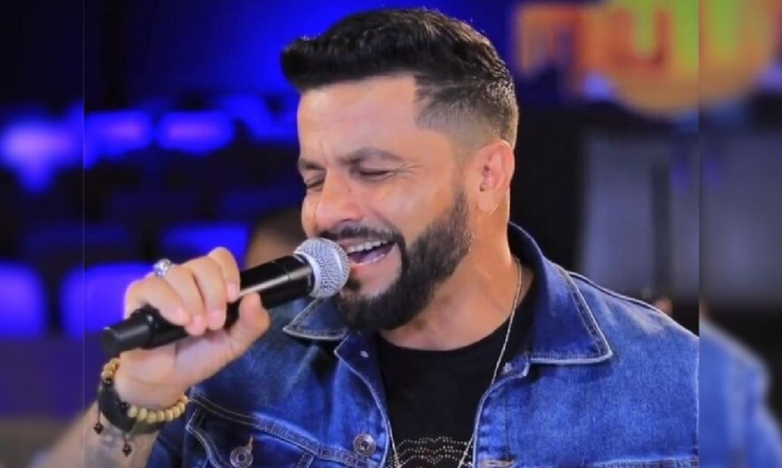 Cantor Sertanejo